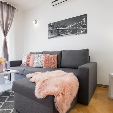 Apartman Lana *