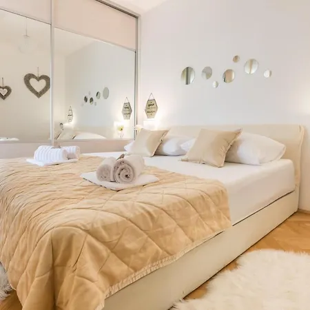 Apartman Lana *